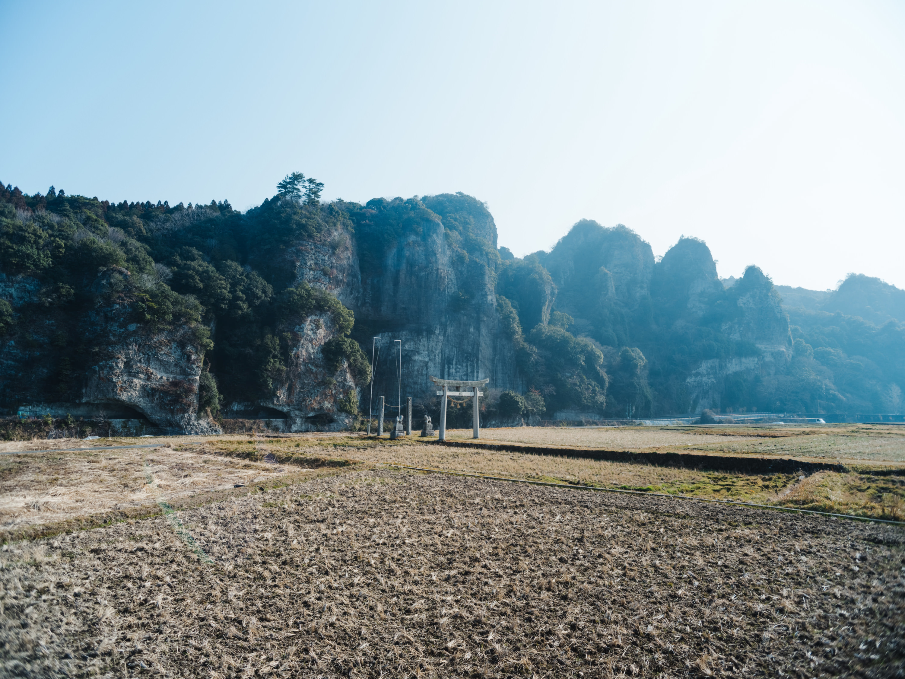 競秀峰・青の洞門